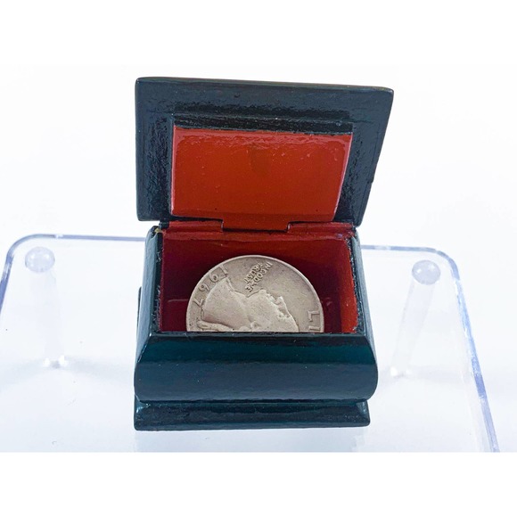 Vintage Black Lacquer Russian Folk Art Wooden Box - Size for Pills or Rings - Picture 8 of 10